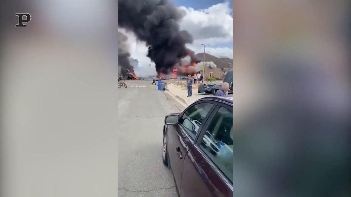 Galleria foto 'California, maxi-incendio sopra la costa di Big Sur: evacuati 500 residenti | Video' - foto 3