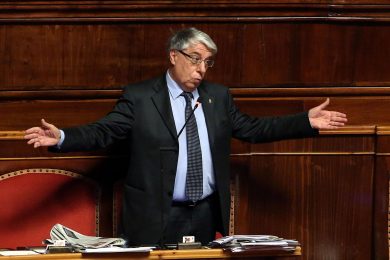 La giunta del Senato dice no al processo per Giovanardi