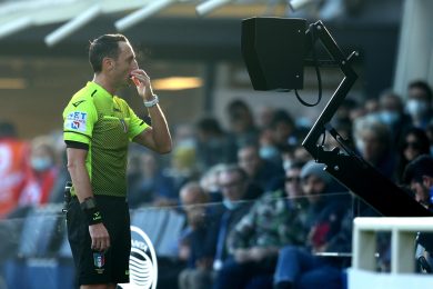 Arbitri, la paura di scusarsi