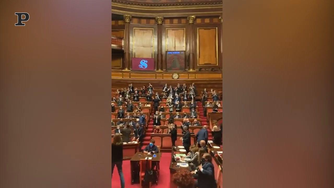 Spunta un video porno al convegno M5s: imbarazzo in Senato | Video