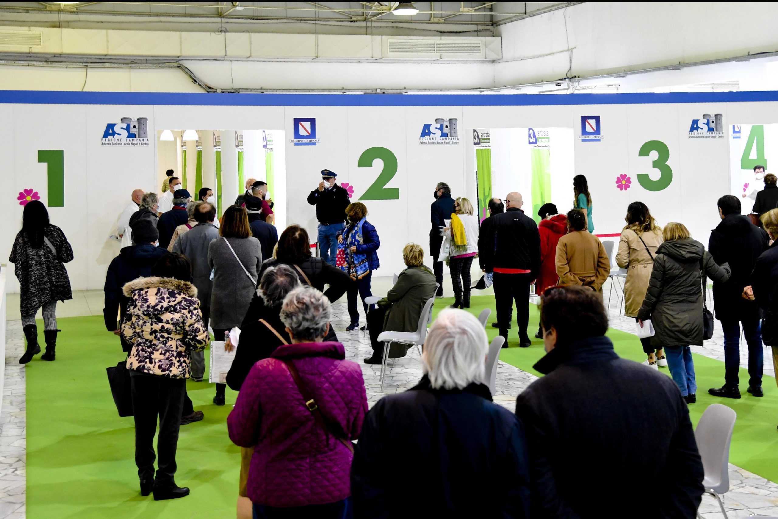 Secondo il Cnr la terza dose di vaccino ha salvato 10 mila vite