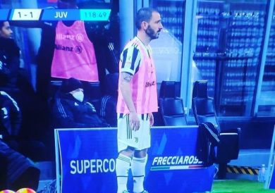 I meme su Bonucci (che non entra) spopolano sui social