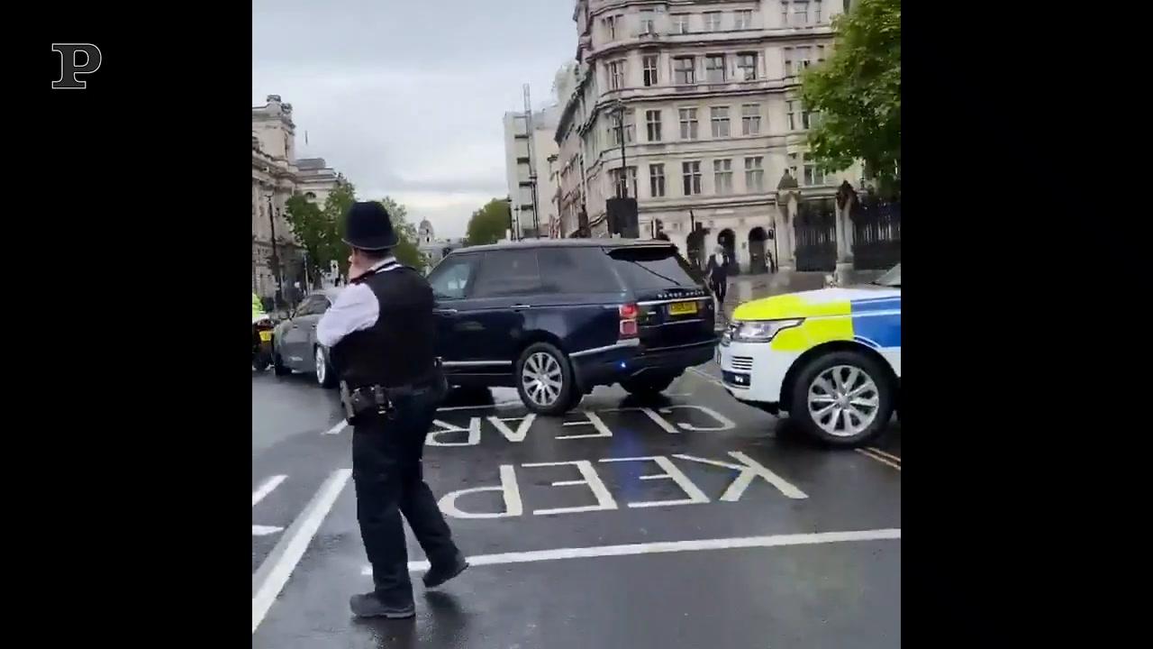 Lecce, tamponamento davanti al drive through | Video