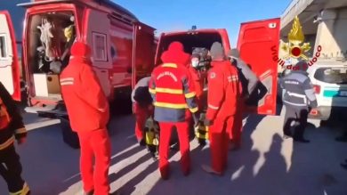 Lago di Como, rimosso dal fondale un ordigno bellico | Video