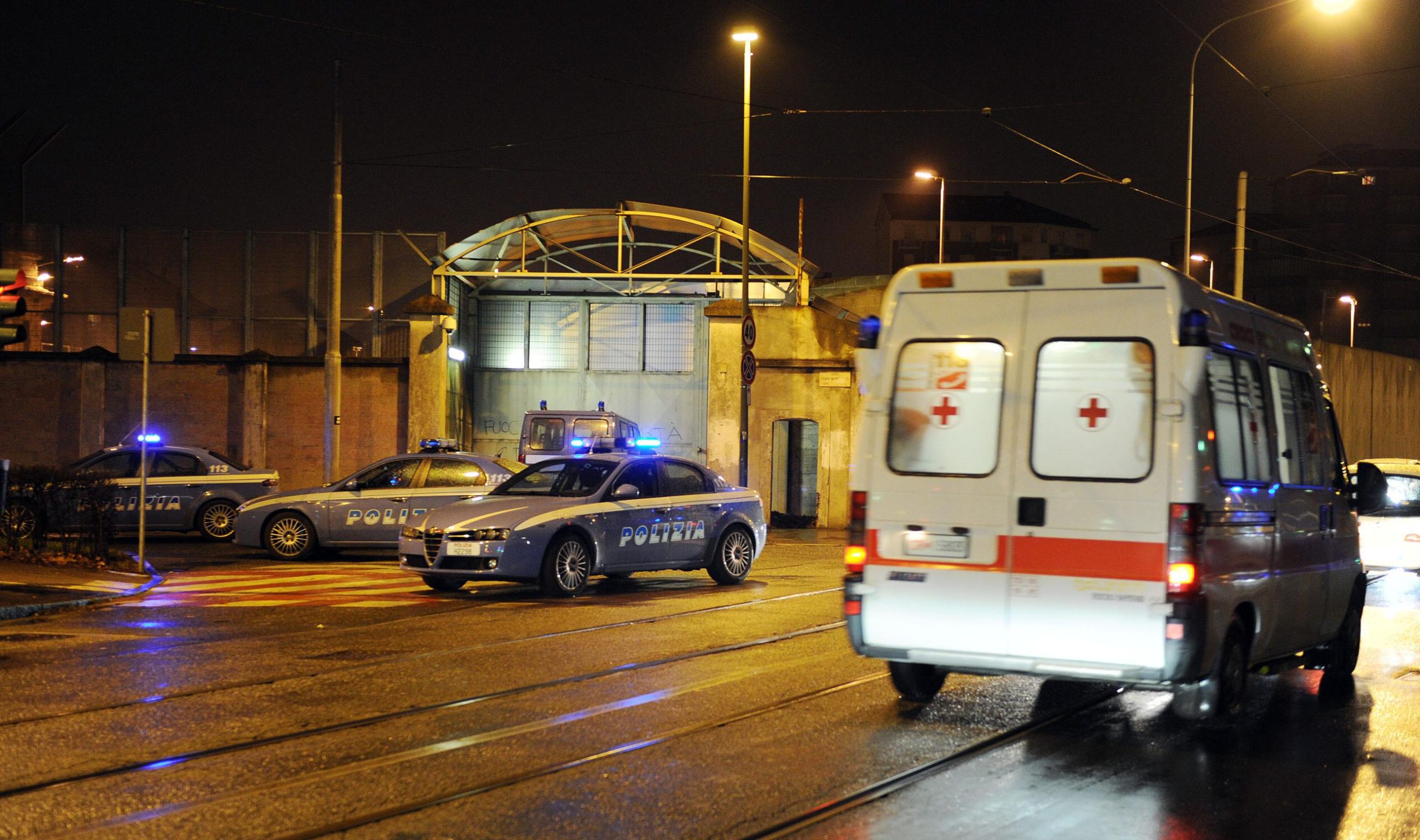 Fingo il suicidio (e poi scappo) Fingo il suicidio (e poi scappo)