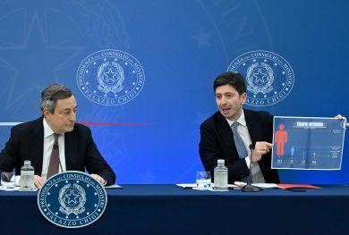Draghi chiede persino scusa ma attacca sulla scuola: «prima si chiude tutto il resto»