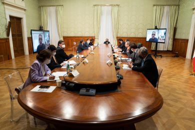 Il decreto dei misteri, bloccato sulle sanzioni