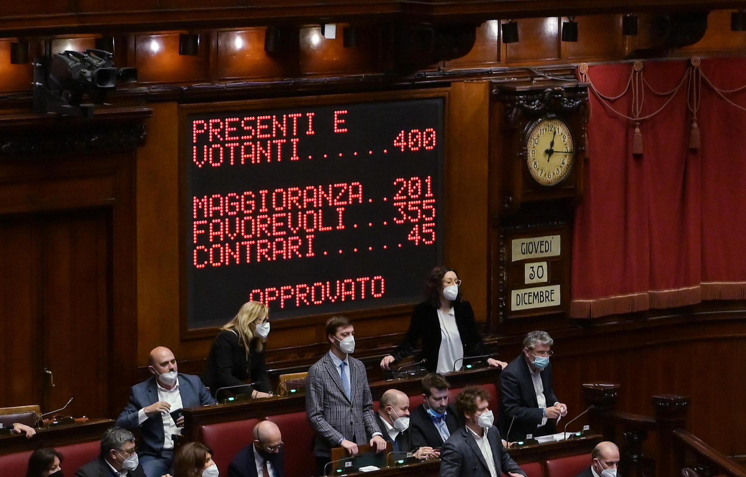 Manovra approvata, decreti fantasma