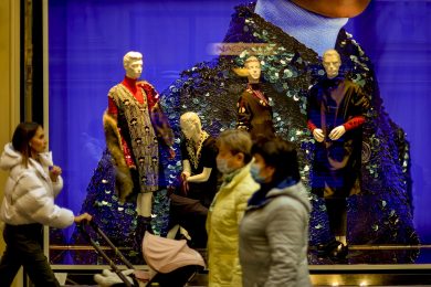 Così guerra e sanzioni colpiscono la moda e il lusso italiani