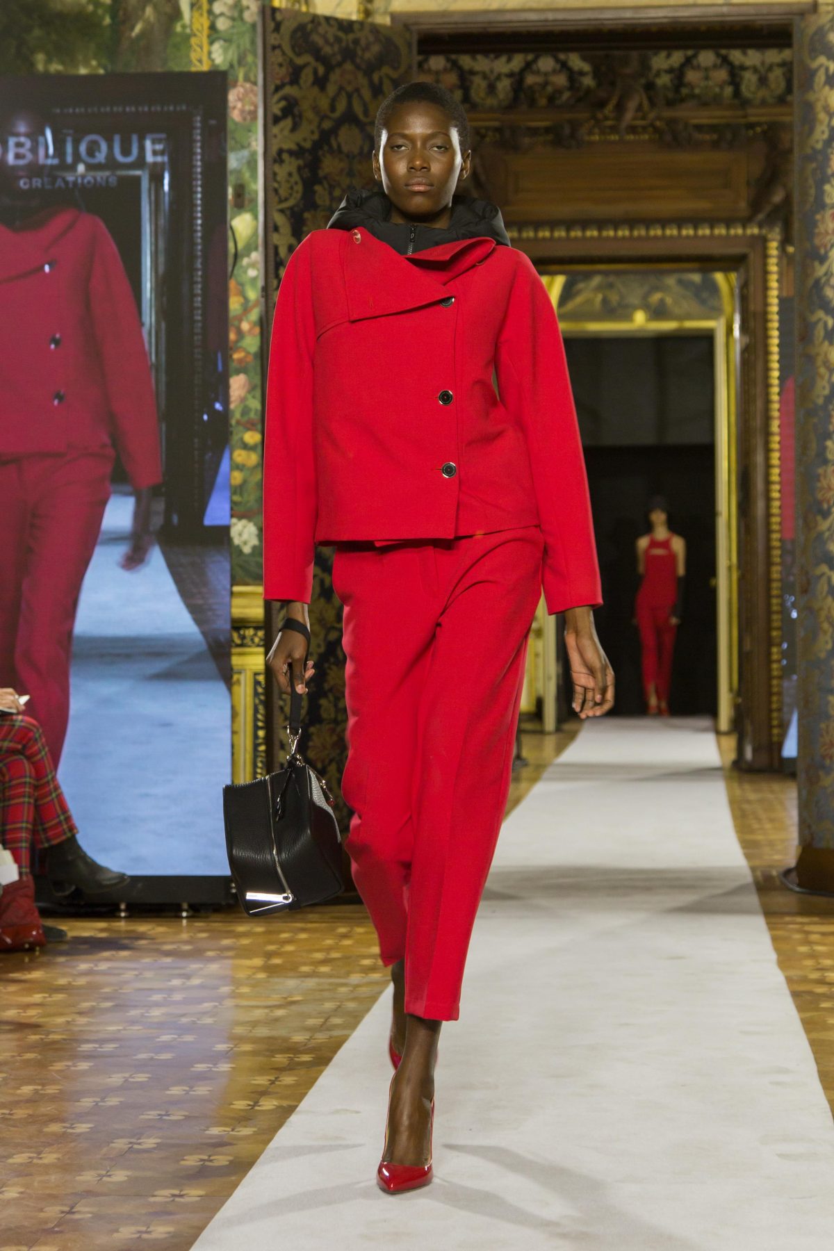 Galleria foto 'Tecnologia, lusso moderno e il silenzio comunicatore di Giorgio Armani' - foto 26