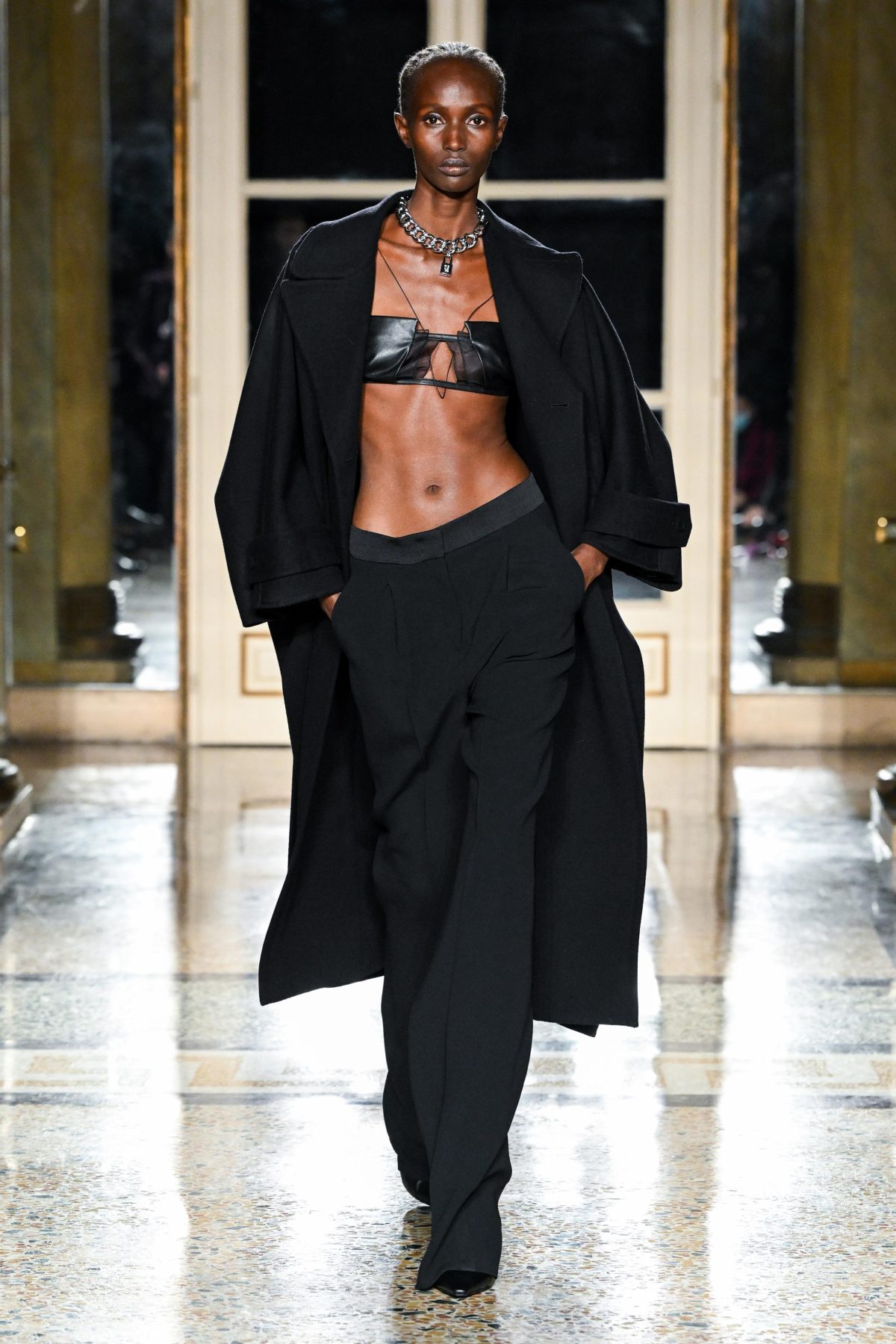 Galleria foto 'La moda insegna a infrangere le regole (con stile)' - foto 35