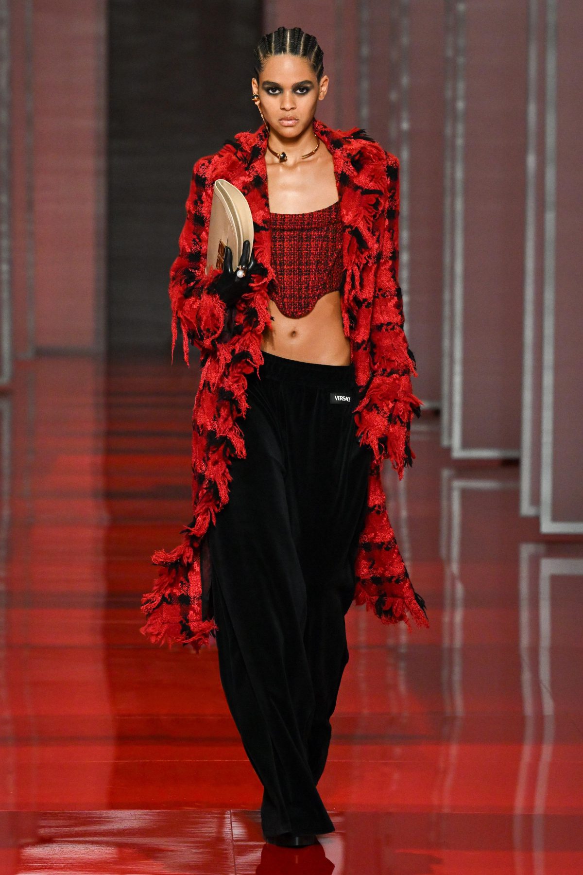 Galleria foto 'Subculture giovani e nightlife urbana in contaminazione con la tradizione sartoriale' - foto 33