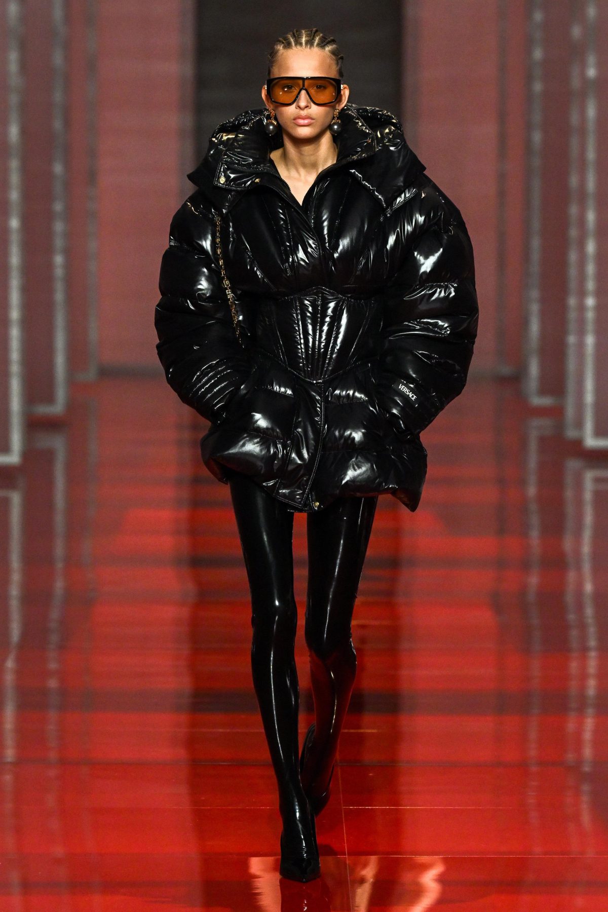 Galleria foto 'Subculture giovani e nightlife urbana in contaminazione con la tradizione sartoriale' - foto 30