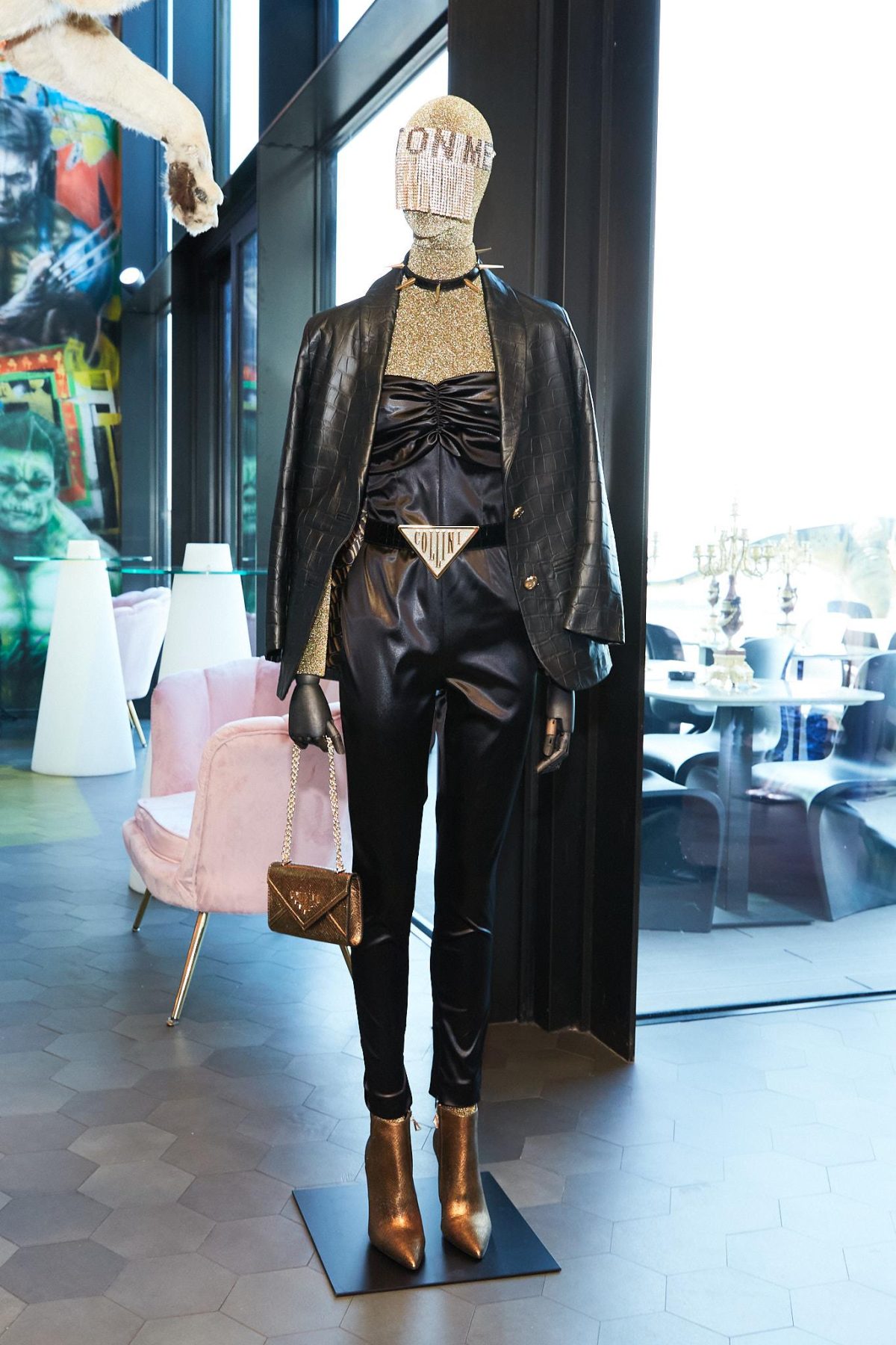 Galleria foto 'Subculture giovani e nightlife urbana in contaminazione con la tradizione sartoriale' - foto 42