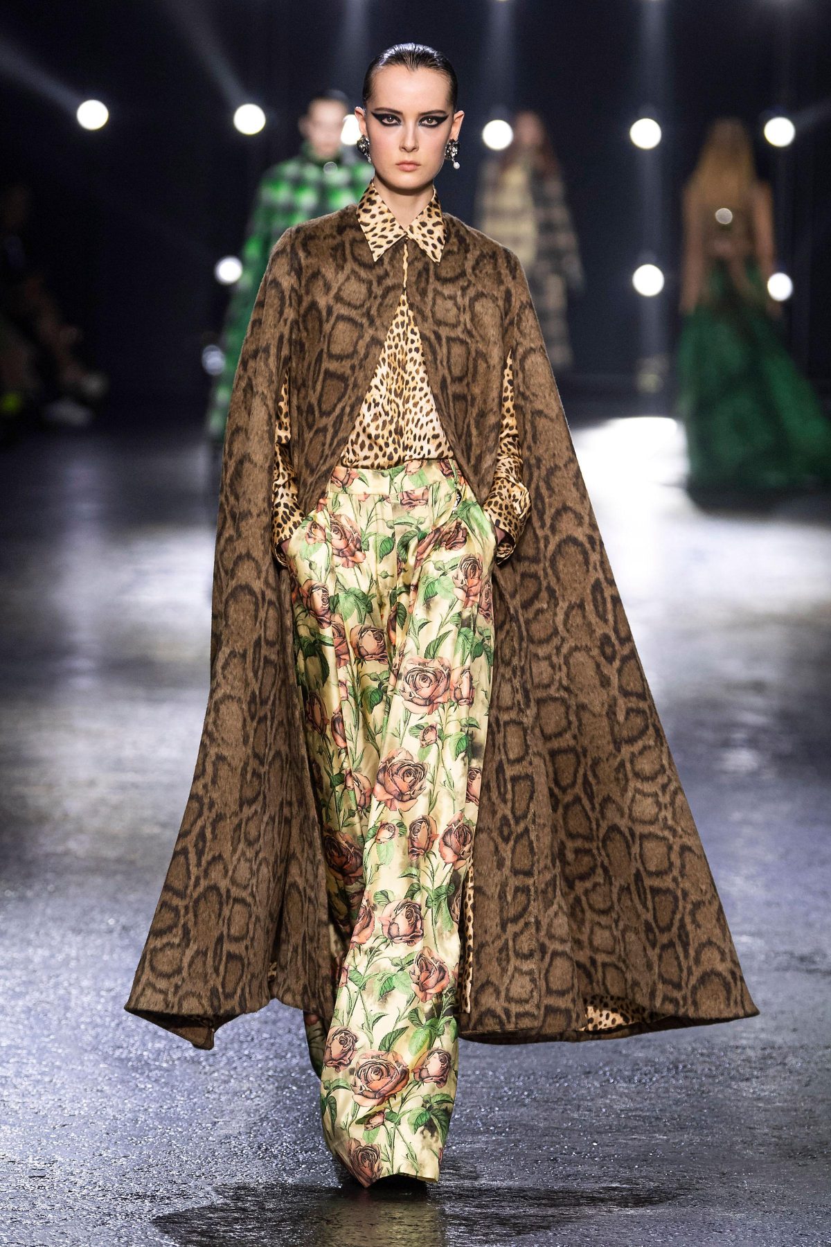 Galleria foto 'Artigianalità couture sensuale oppure grintosa, fra i debutti e i primi trend di Milano Moda Donna' - foto 20