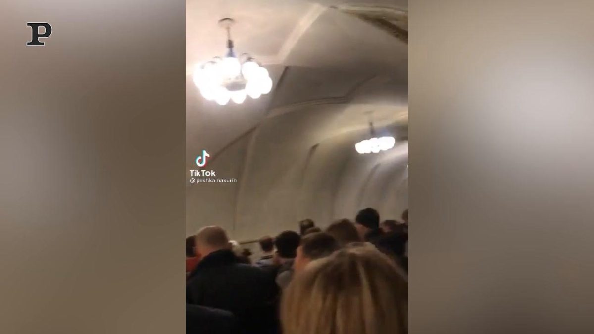 Galleria foto 'Guerra Russia-Ucraina: auto in fuga da Kiev | Video' - foto 2