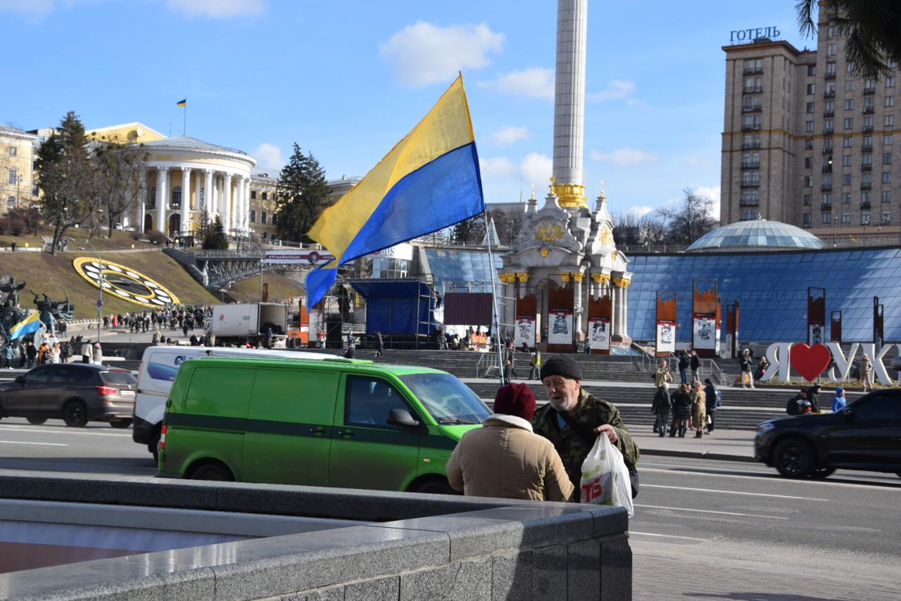 Gli ucraini del Donbass divisi tra fuga e voglia di combattere