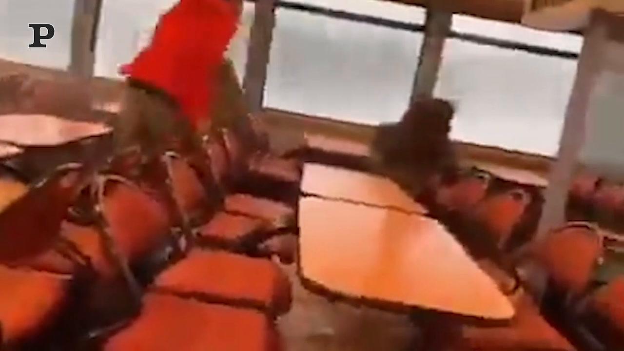 La tempesta Eunice si abbatte su Londra: venti da record a 200 km/h| Video