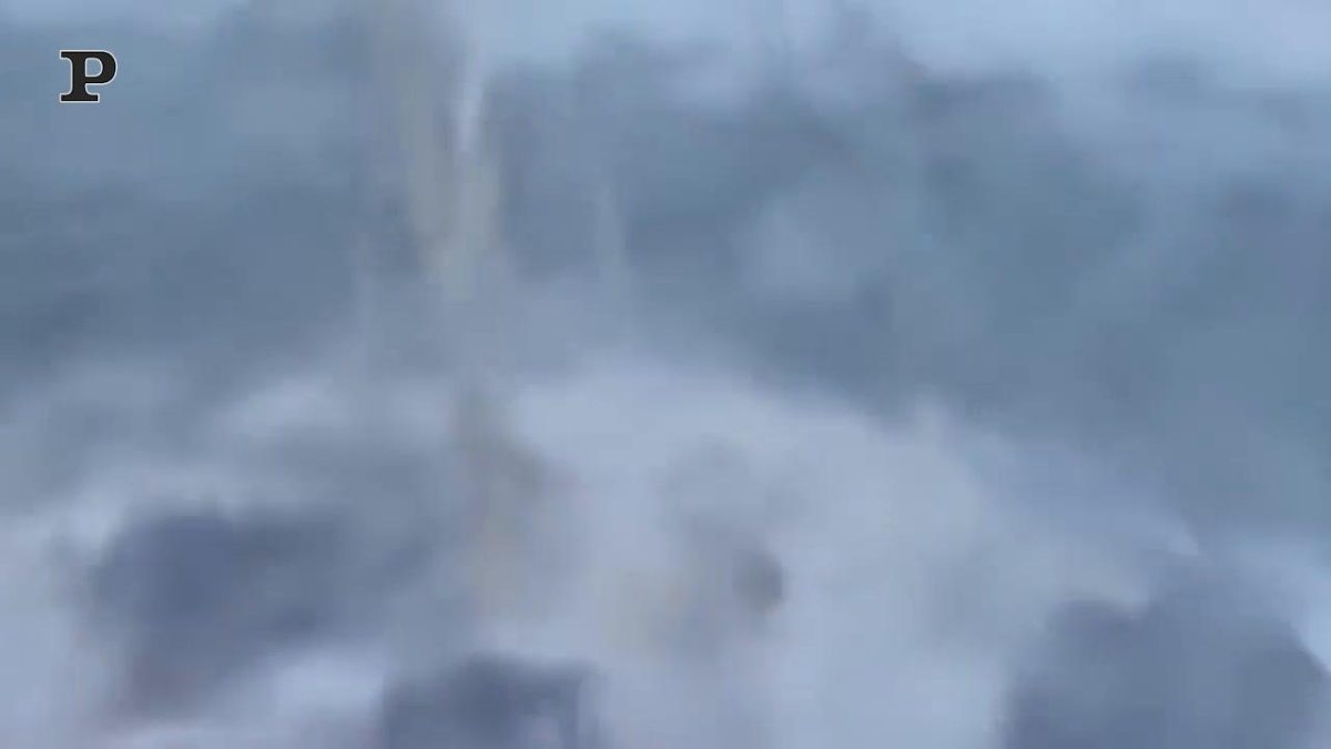 Galleria foto 'La tempesta Eunice si abbatte su Londra: venti da record a 200 km/h| Video' - foto 3