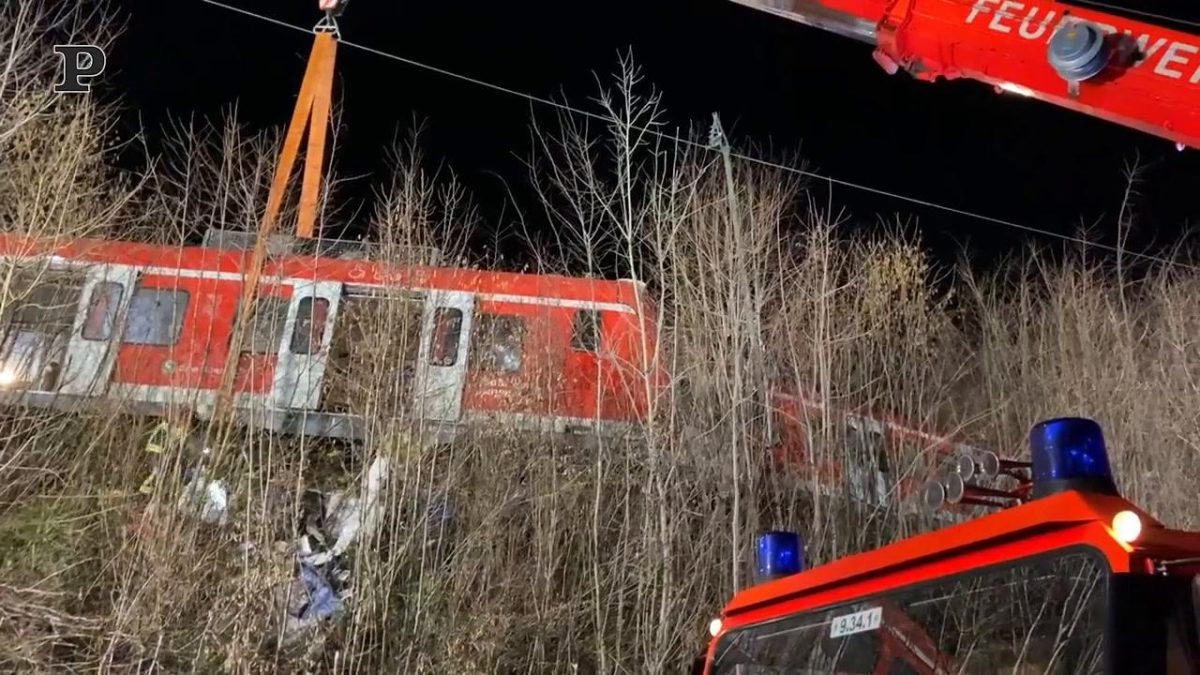 Galleria foto 'Incidente a Lodi, cisterna in fiamme: chiusa l’autostrada A1 | Video' - foto 2