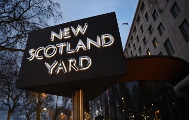 Scotland Yard finisce nel fango