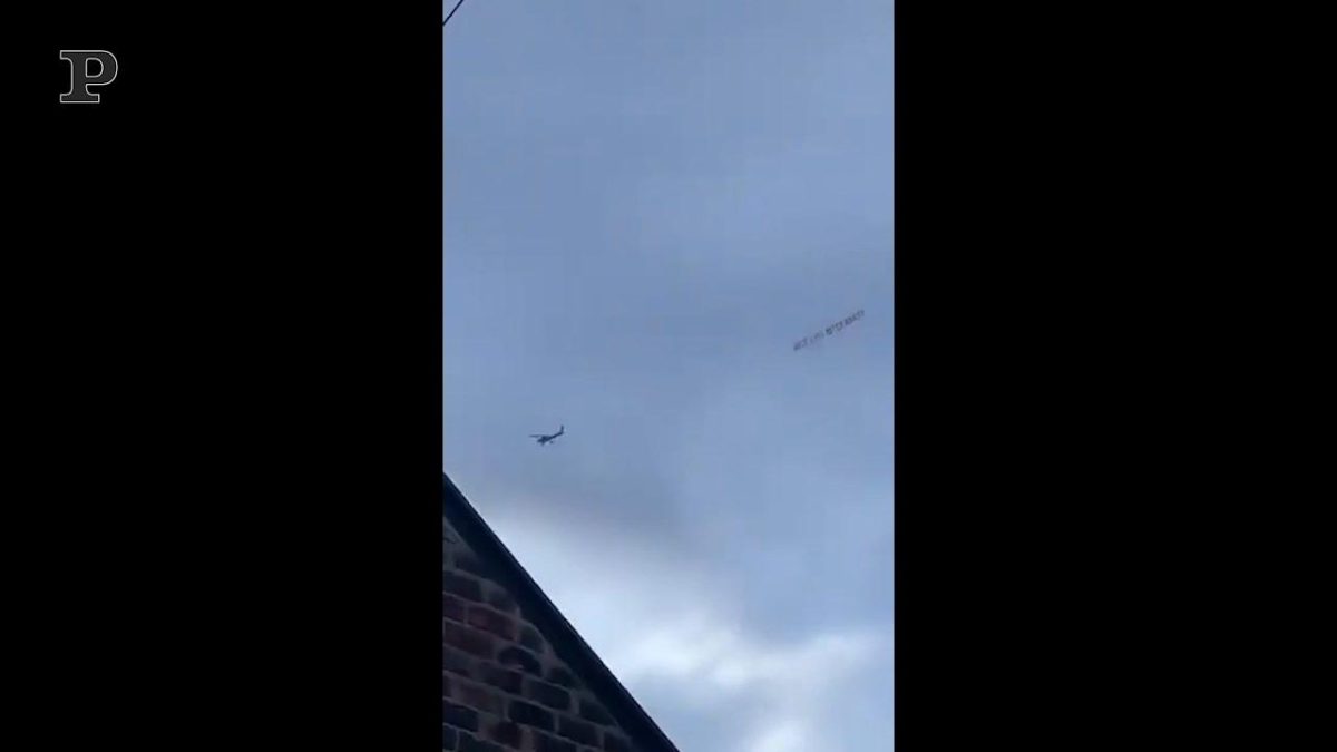 Galleria foto 'Grealish ubriaco in un video, barcolla e non viene fatto entrare in un locale | Video' - foto 4