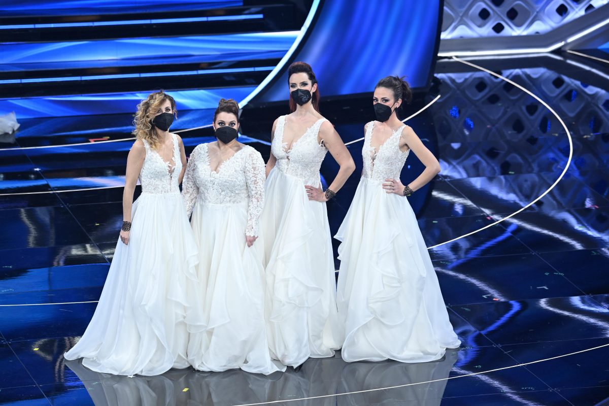 Galleria foto 'Sanremo Moda: Ornella Muti conquista anche senza re Giorgio' - foto 16