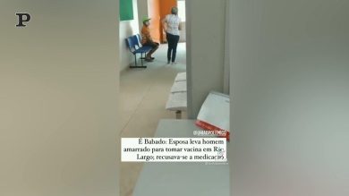Brasile, una donna porta il marito a vaccinarsi legandolo ad una corda | Video