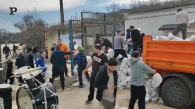 Odessa si prepara alla battaglia ascoltando “It’s my life” di Bon Jovi | Video