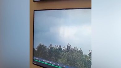 Cina, gli ultimi istanti dell’aereo precipitato con 132 persone a bordo | Video