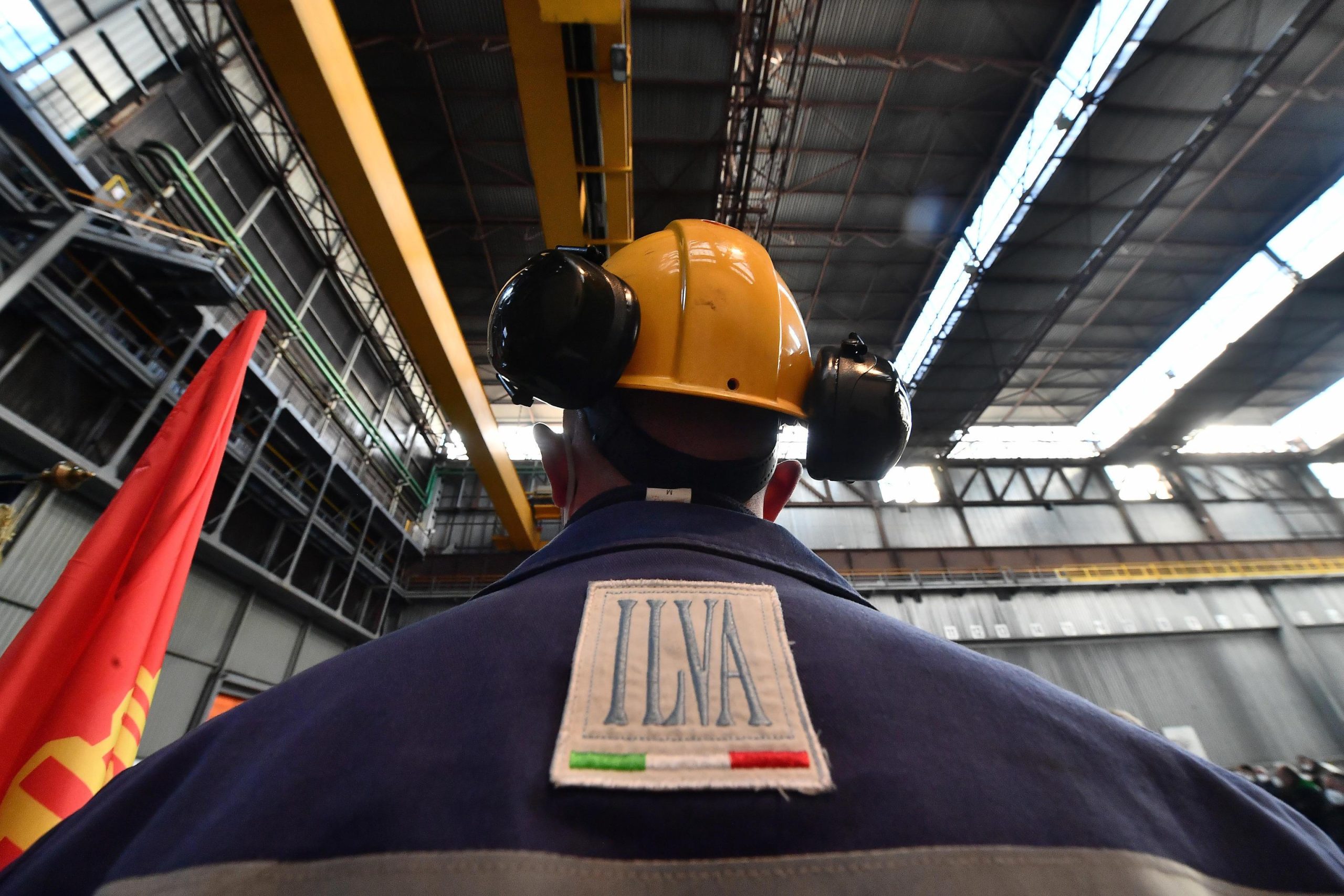 Draghi chiede più acciaio da Ilva, ora ritirare la cassa integrazione.