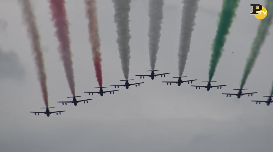 Formula 1 GP Bahrain, doppietta Ferrari: vince Leclerc, Sainz secondo | Video