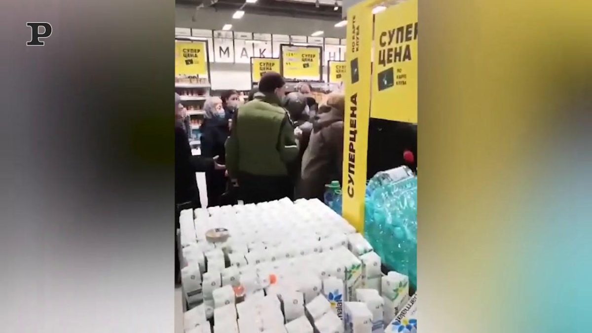 Galleria foto 'Da Prada a Louis Vuitton: le boutique chiudono in Russia | Video' - foto 2