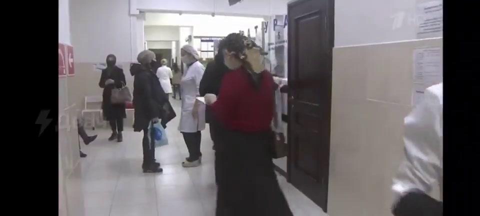 Russia, ressa per lo zucchero in un supermercato di Mosca | Video