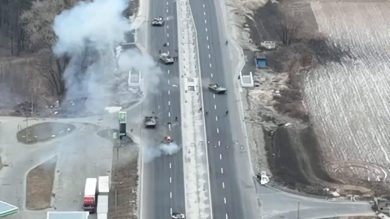 Carri armati russi colpiti a Kiev | video