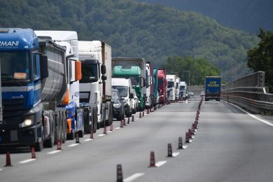 Pericolo strade prossimamente dissestate