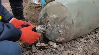 Ucraina, artificieri disinnescano una bomba nel centro di Kiev | Video