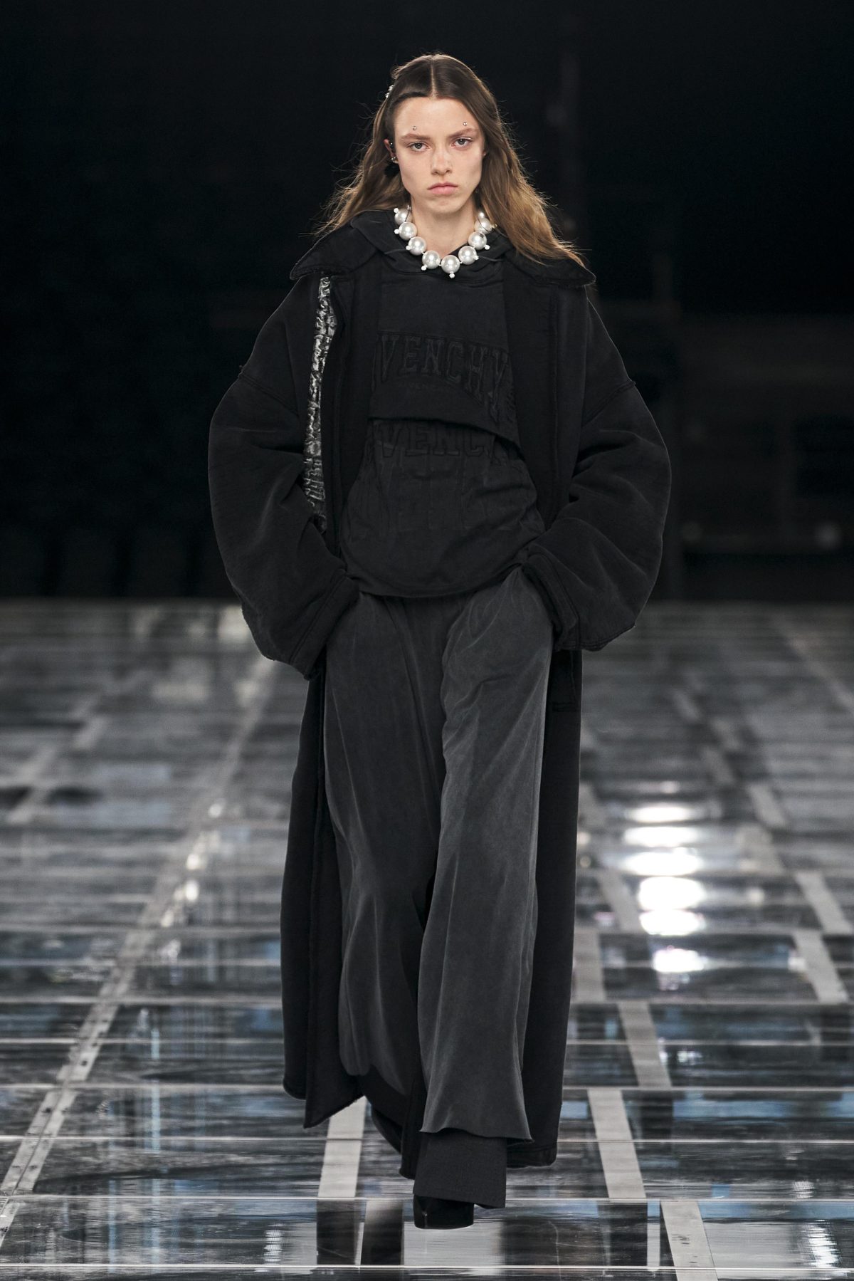 Galleria foto 'Fuggire dalla realtà o affrontarla? Le scelte della moda a Parigi' - foto 5