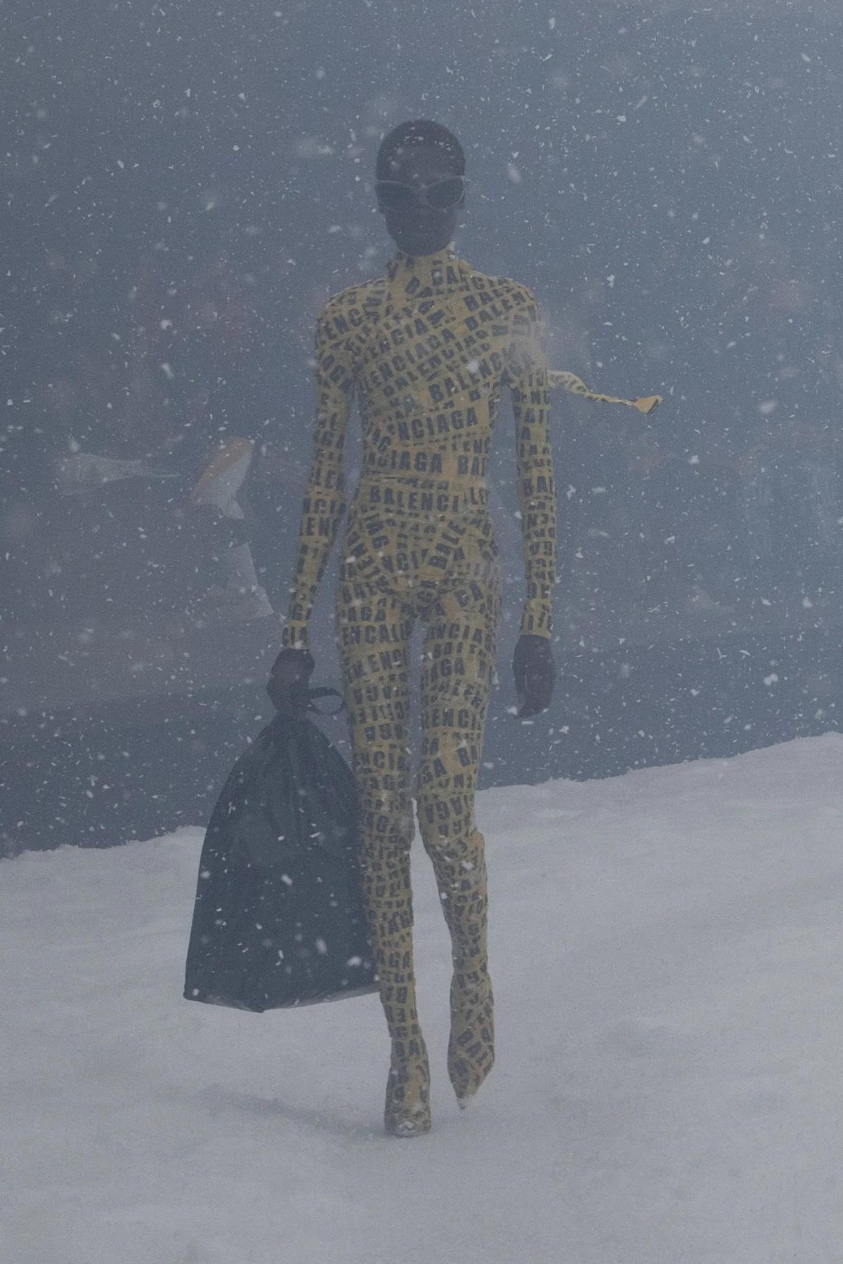 Galleria foto 'Fuggire dalla realtà o affrontarla? Le scelte della moda a Parigi' - foto 17