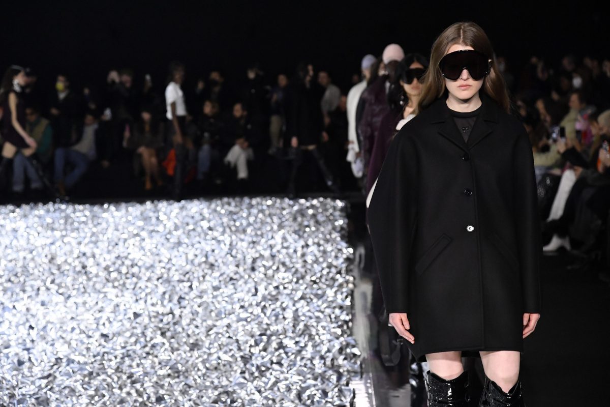 Galleria foto 'La moda a Parigi reimmagina il futuro' - foto 30