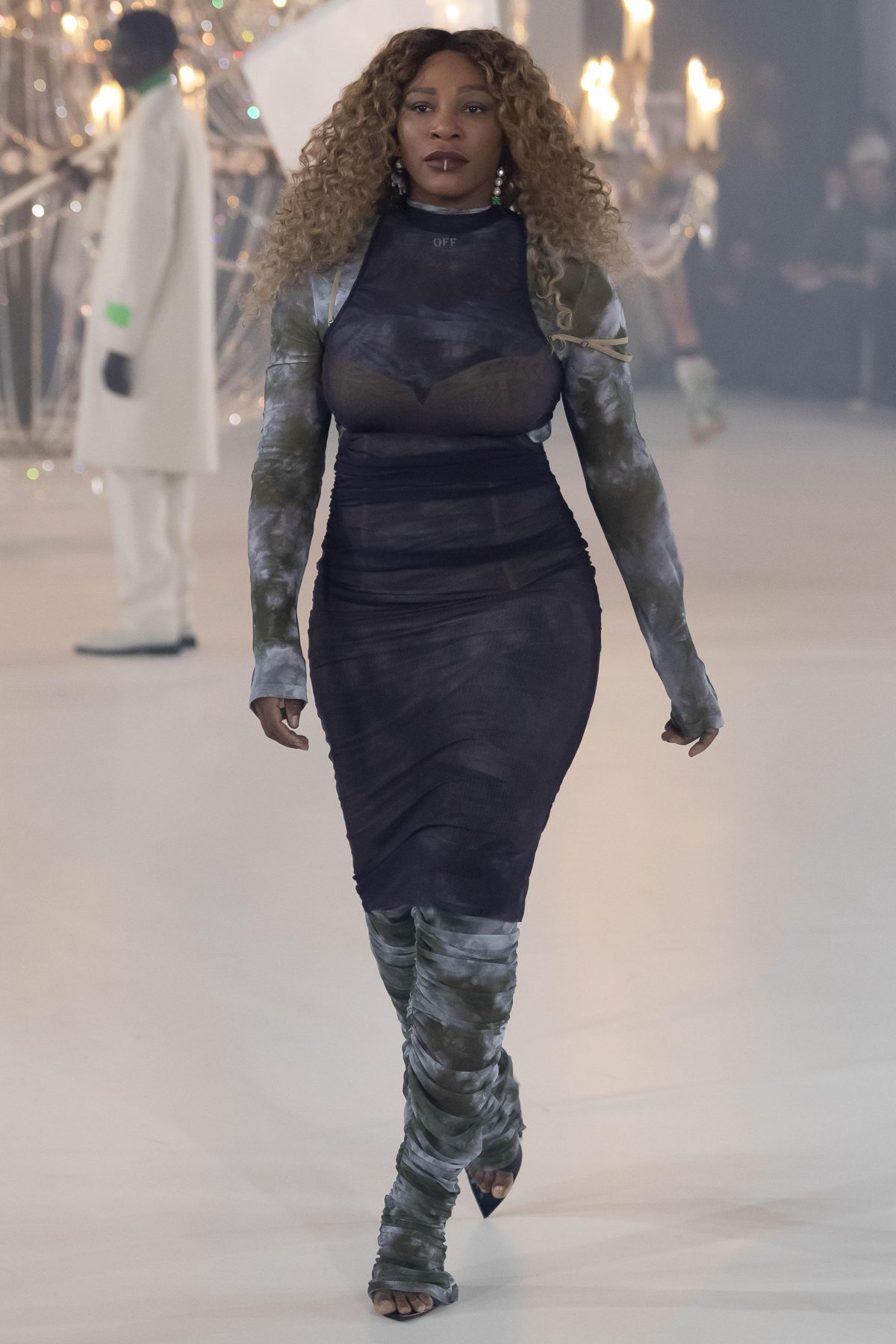 Galleria foto 'La moda a Parigi reimmagina il futuro' - foto 8