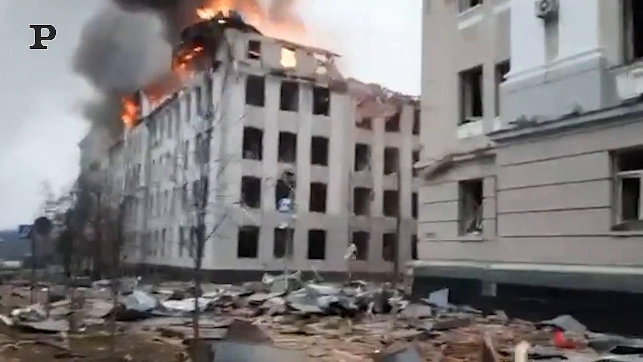 Ucraina, gli effetti dei bombardamenti su Borodjanka | Video