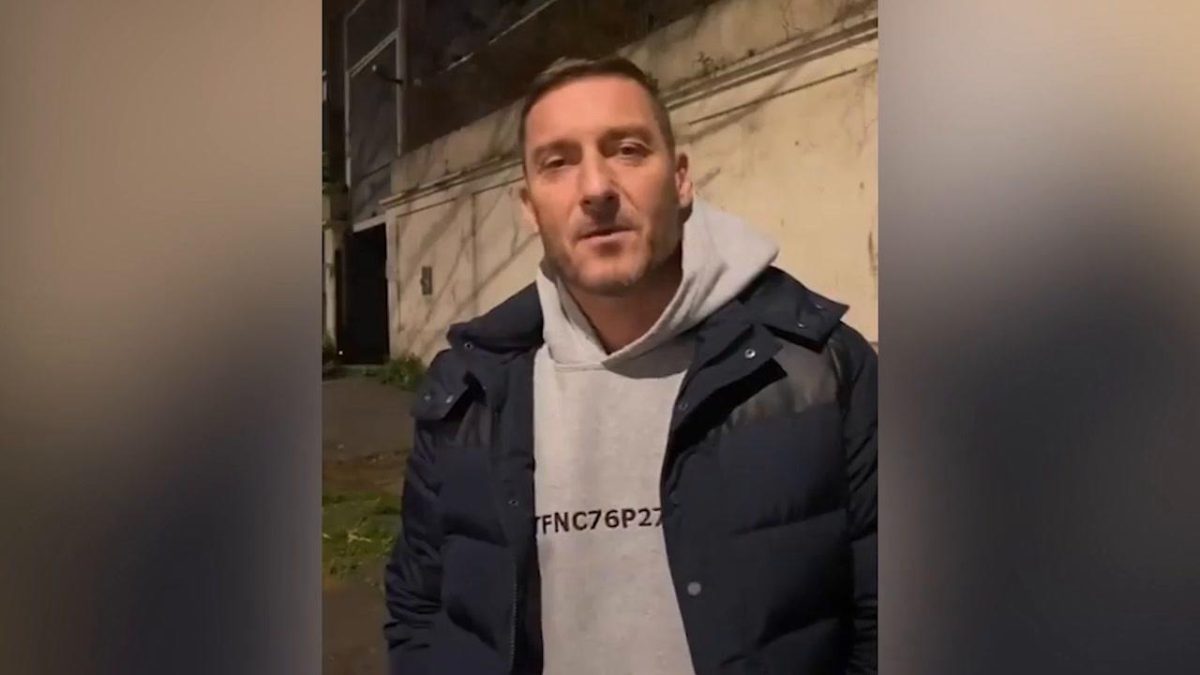 Galleria foto 'Totti, rissa contro la Lazio nel finale di Supercoppa di calcio a 8 | Video' - foto 2