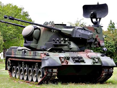 Scholz cede e manda i carri tedeschi in Ucraina mentre la Russia minaccia la Nato