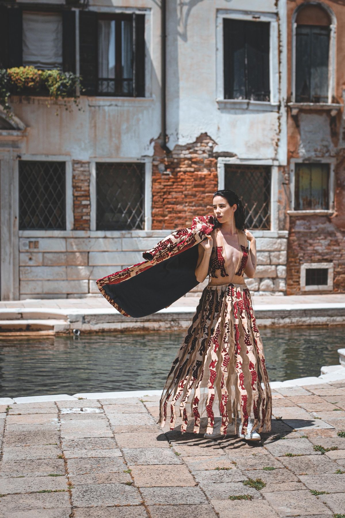 Galleria foto 'Tessitura Luigi Bevilacqua presenta A Dress for Venice' - foto 3