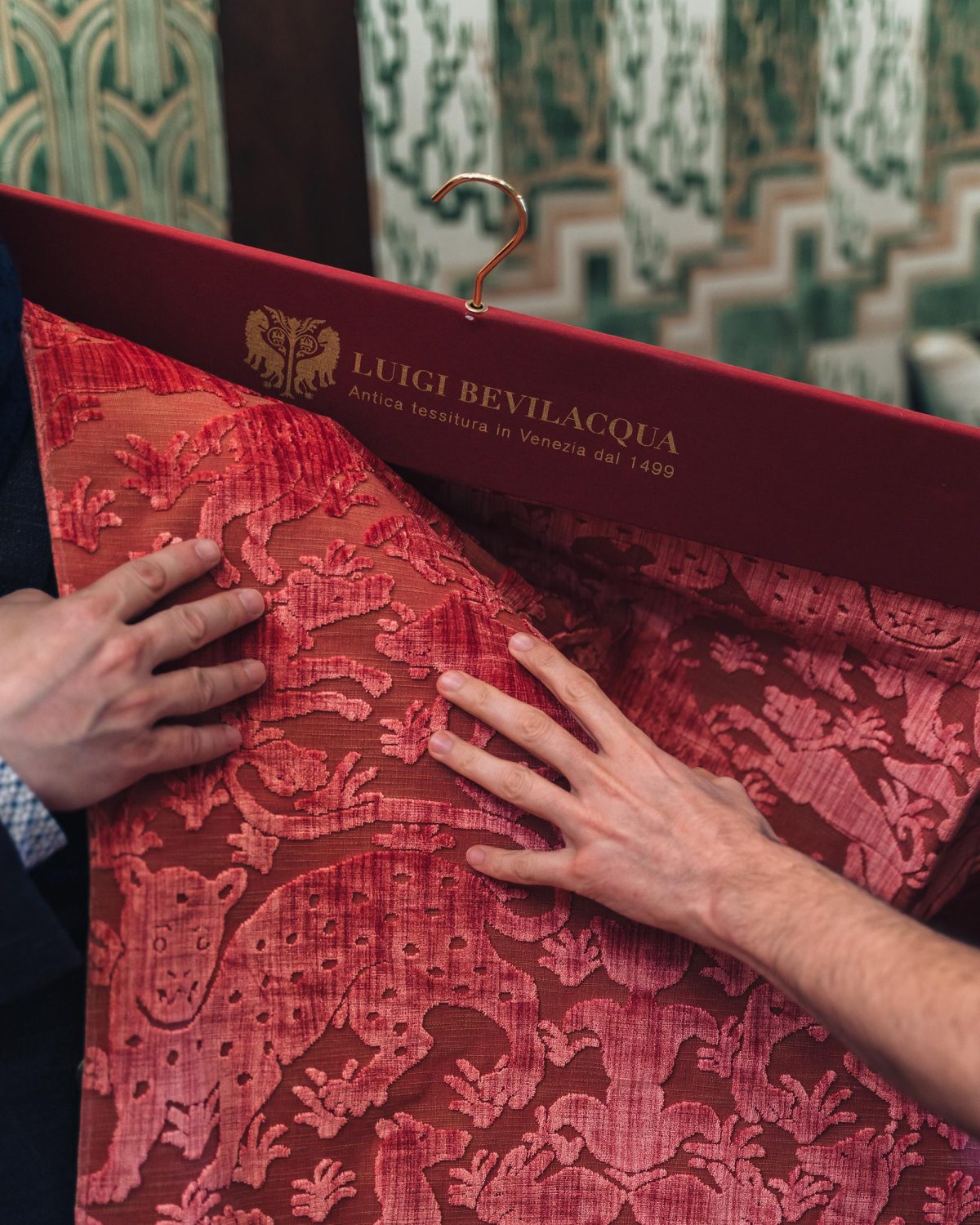 Galleria foto 'Tessitura Luigi Bevilacqua presenta A Dress for Venice' - foto 7