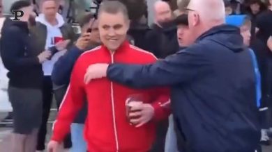 Madrid, scontri tra tifosi di Chelsea e Manchester City | Video