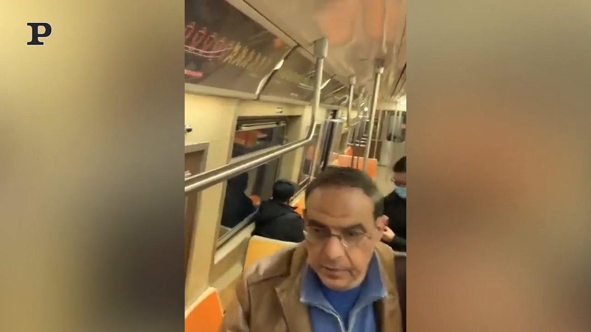 Galleria foto 'Sparatoria in metropolitana a New York, i video su YouTube del sospettato | Video' - foto 2