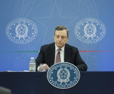 Nel Def nuovi aiuti per bollette e benzina; cautela sul gas russo