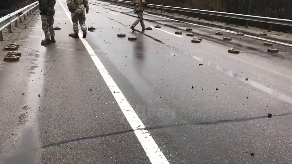 Zelensky in visita a Bucha | Video Zelensky in visita a Bucha | Video